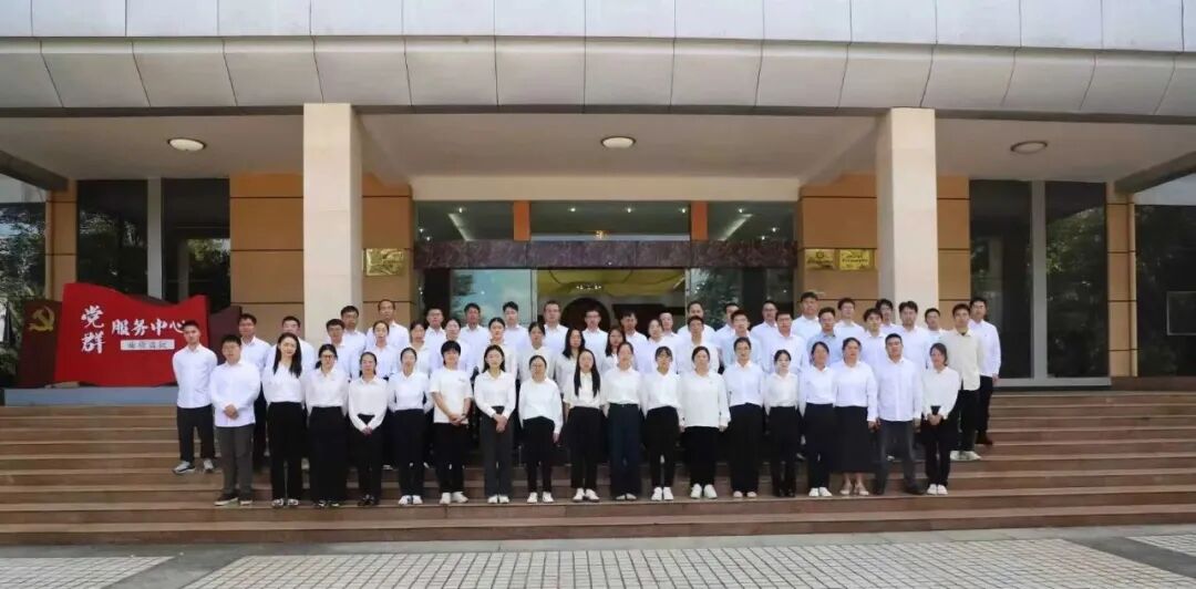 bea6e631cc3e6943aa95c4b6125375bd.jpg